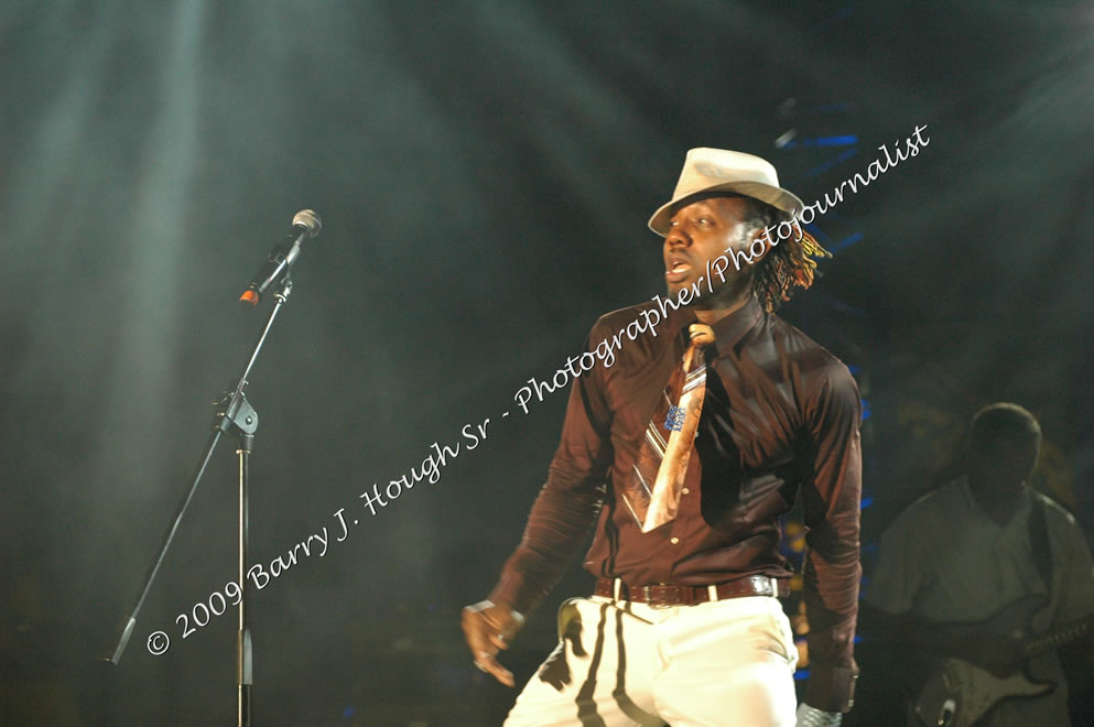 Da'ville @ Reggae Sumfest 2009 - International Night 2 - Reggae Sumfest 2009,Catherine Hall, Montego Bay, St. James, Jamaica W.I. - Saturaday, July 25, 2009 - Reggae Sumfest 2009, July 19 - 25, 2009 - Photographs by Net2Market.com - Barry J. Hough Sr. Photojournalist/Photograper - Photographs taken with a Nikon D70, D100, or D300 - Negril Travel Guide, Negril Jamaica WI - http://www.negriltravelguide.com - info@negriltravelguide.com...!